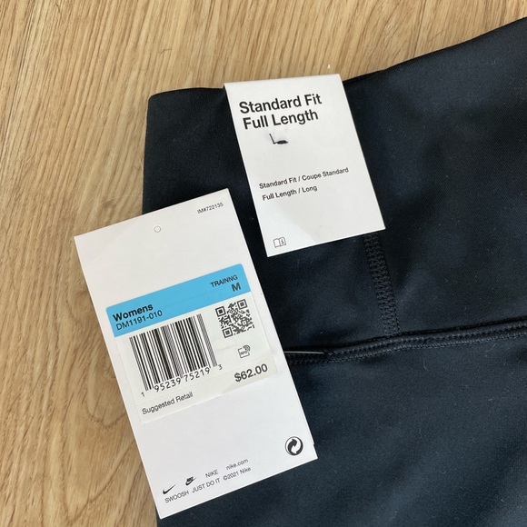 Nike Standard Fit Full Length Leggings - Picture 2 of 4